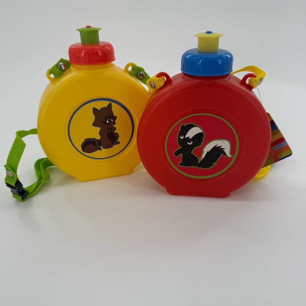 Noteworthy Vintage 2005 Yellow Red Canteen Water Bottle Set Of 2 Kids Toys New